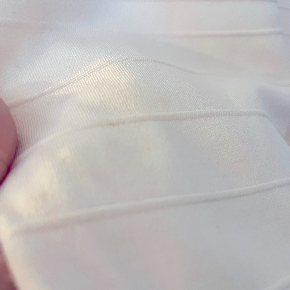 Sweetheart Neck White Fitted Dress - Picture 3 of 4